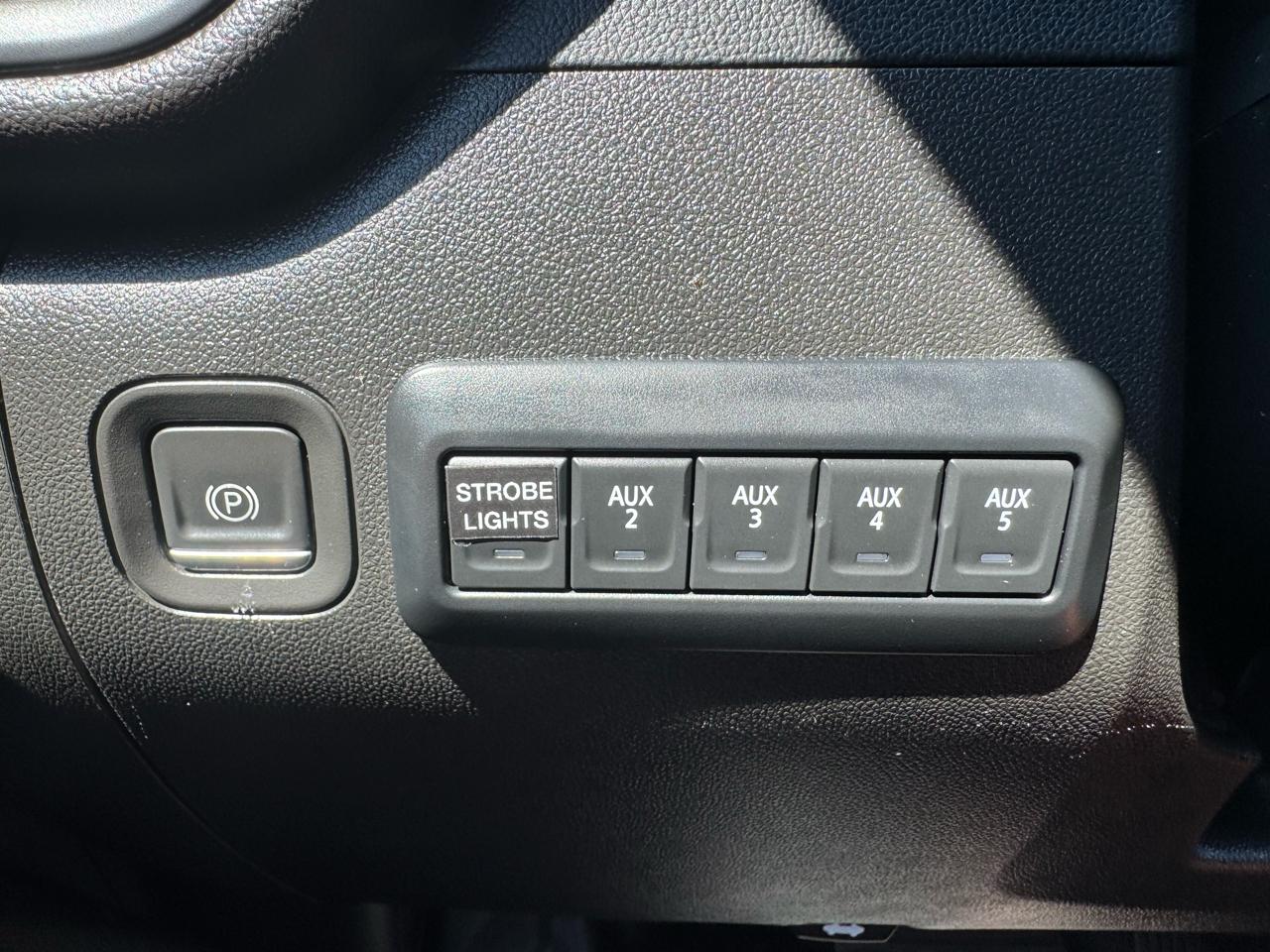 Chevrolet Silverado 2500HD 4WD Reg Cab 142" Work Truck 2023