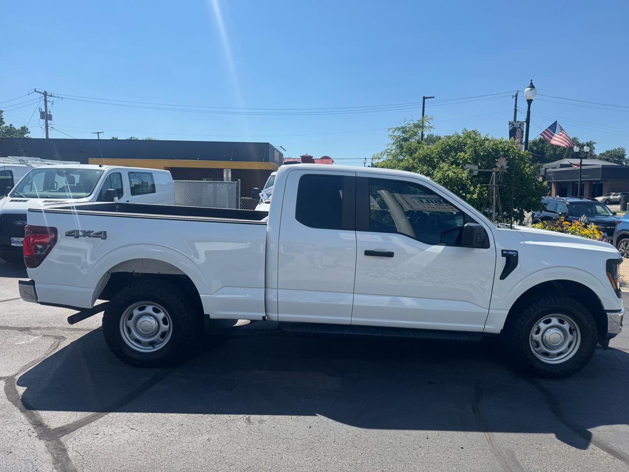 Ford F-150 XL 4WD SuperCab 6.5' Box 2024