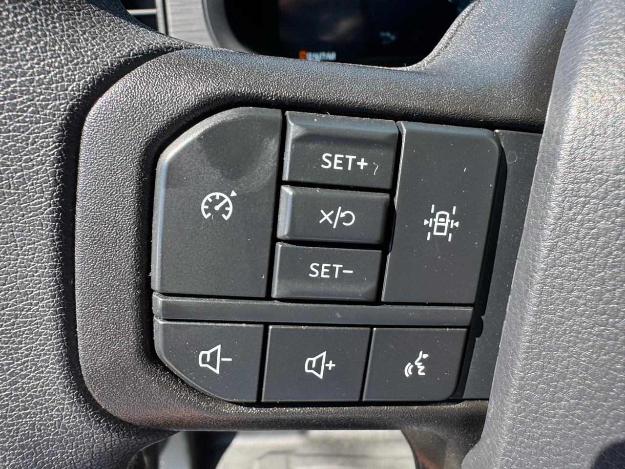 Ford F-150 XL 4WD SuperCab 6.5' Box 2024