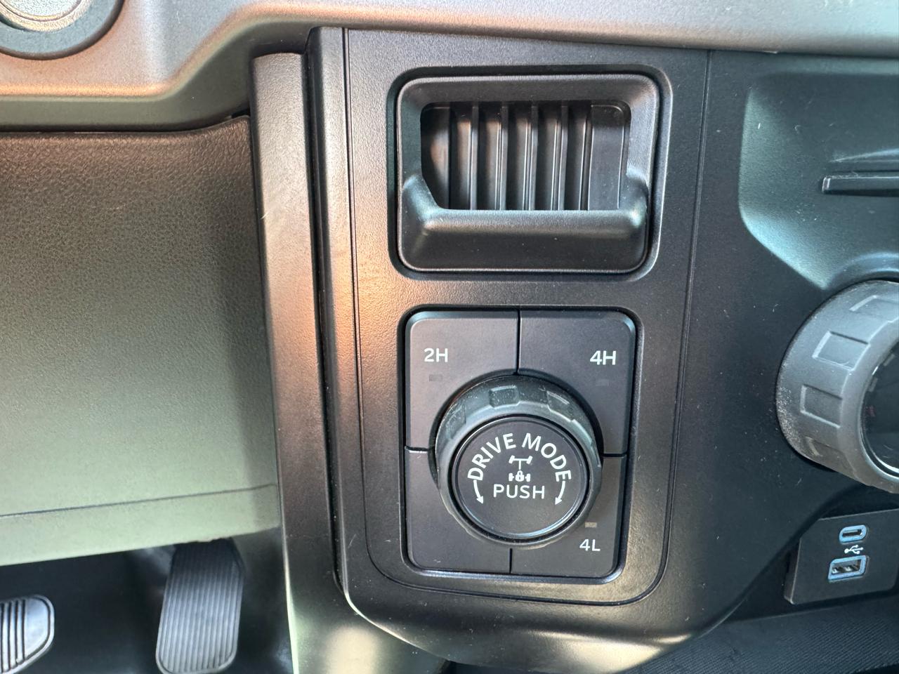Ford F-150 XL 4WD SuperCab 6.5' Box 2024