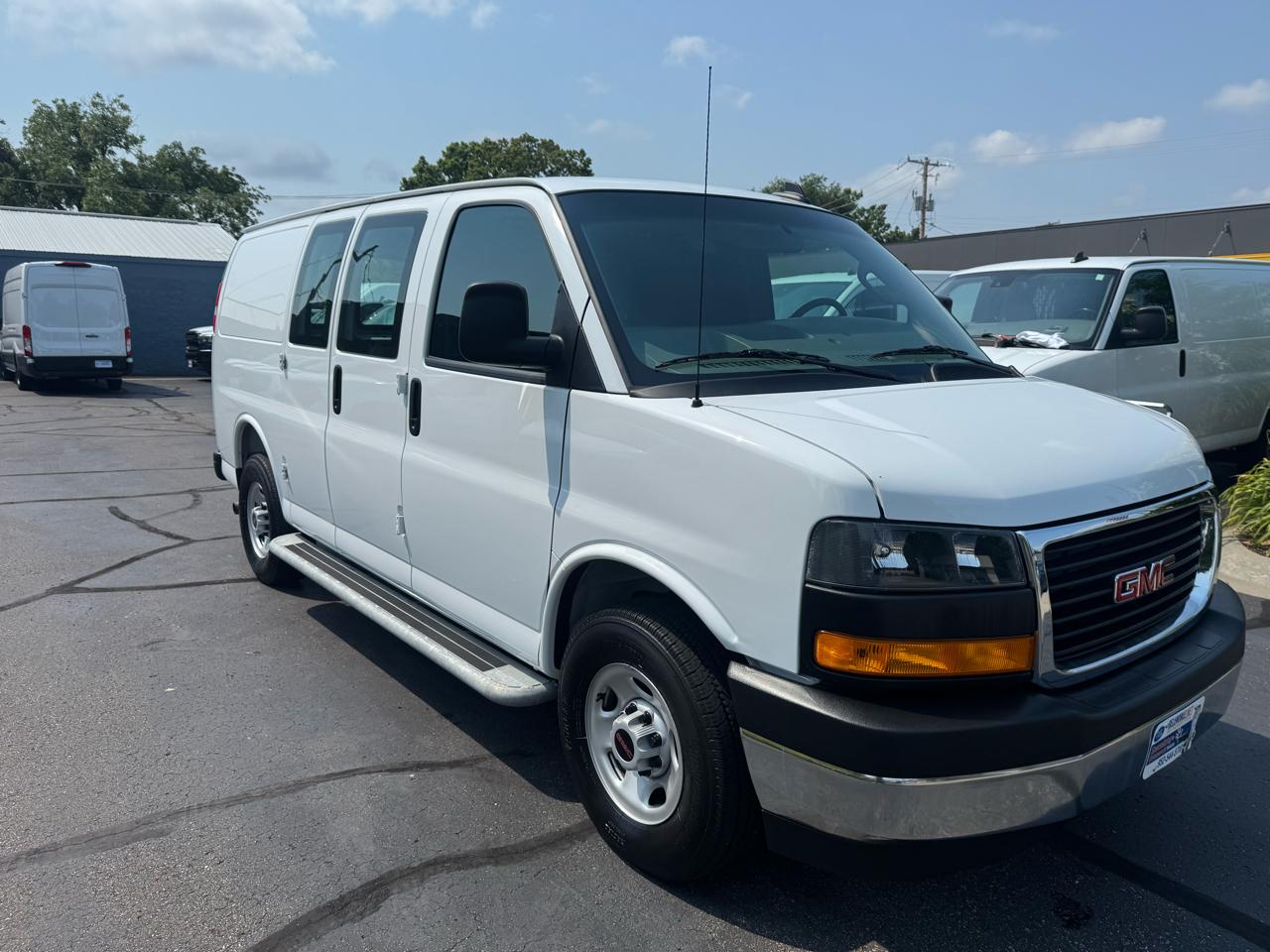 GMC Savana Cargo Van RWD 2500 135" 2025