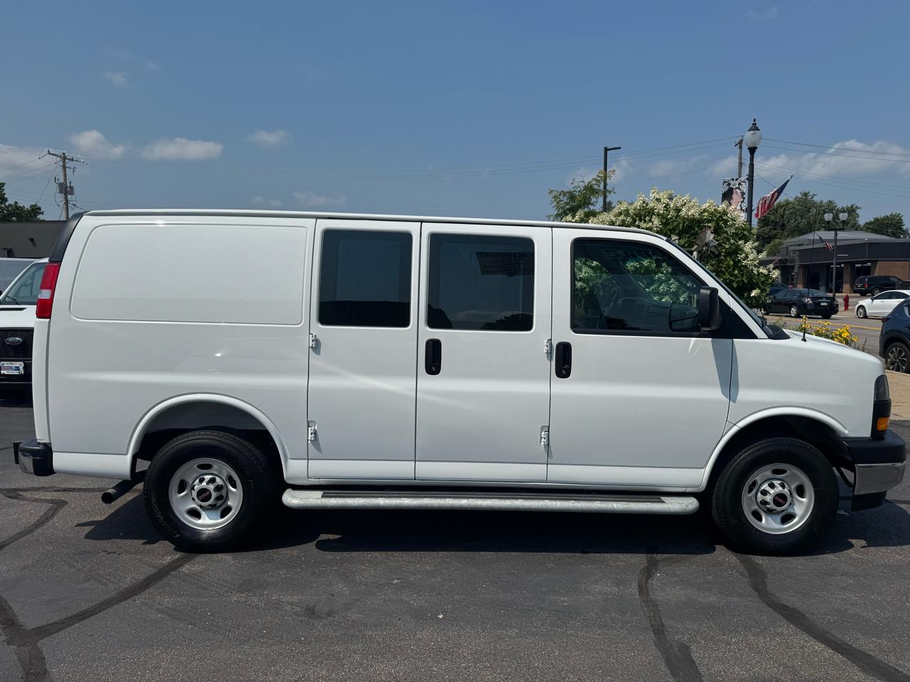 GMC Savana Cargo Van RWD 2500 135" 2025