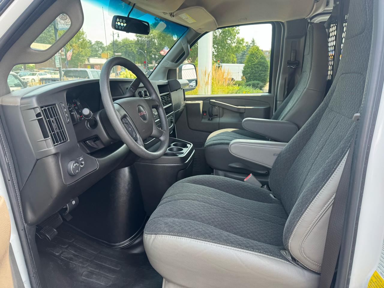 GMC Savana Cargo Van RWD 2500 135" 2025