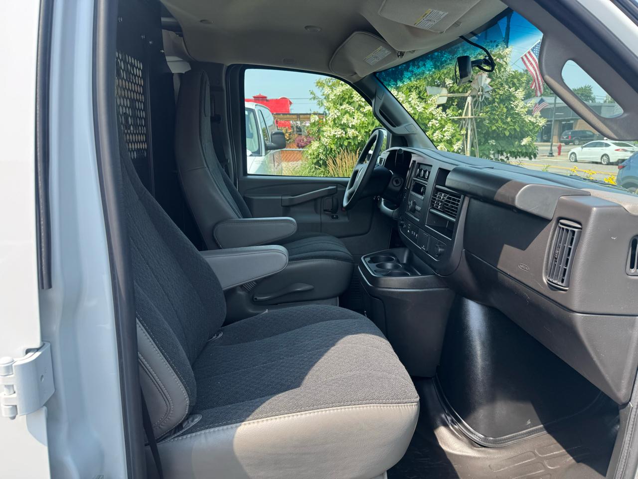 GMC Savana Cargo Van RWD 2500 135" 2025