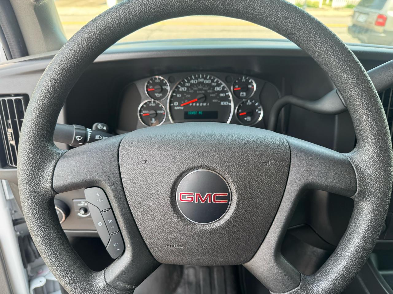 GMC Savana Cargo Van RWD 2500 135" 2025