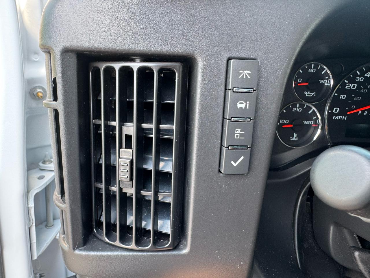 GMC Savana Cargo Van RWD 2500 135" 2025