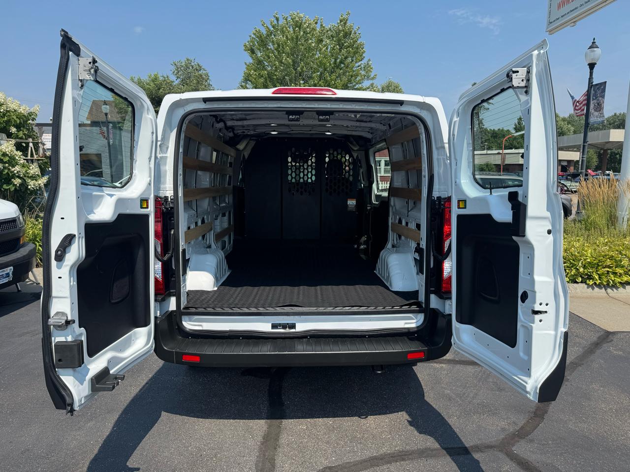 Ford Transit Cargo Van T-250 130" Low Rf 9070 GVWR RWD 2025