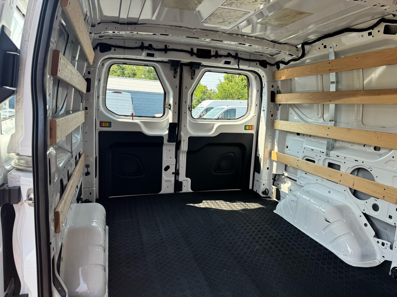 Ford Transit Cargo Van T-250 130" Low Rf 9070 GVWR RWD 2025