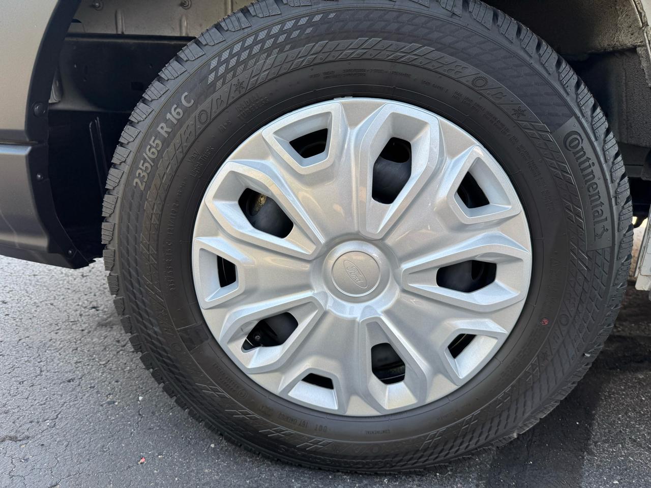 Ford Transit Cargo Van T-250 130" Low Rf 9070 GVWR RWD 2025