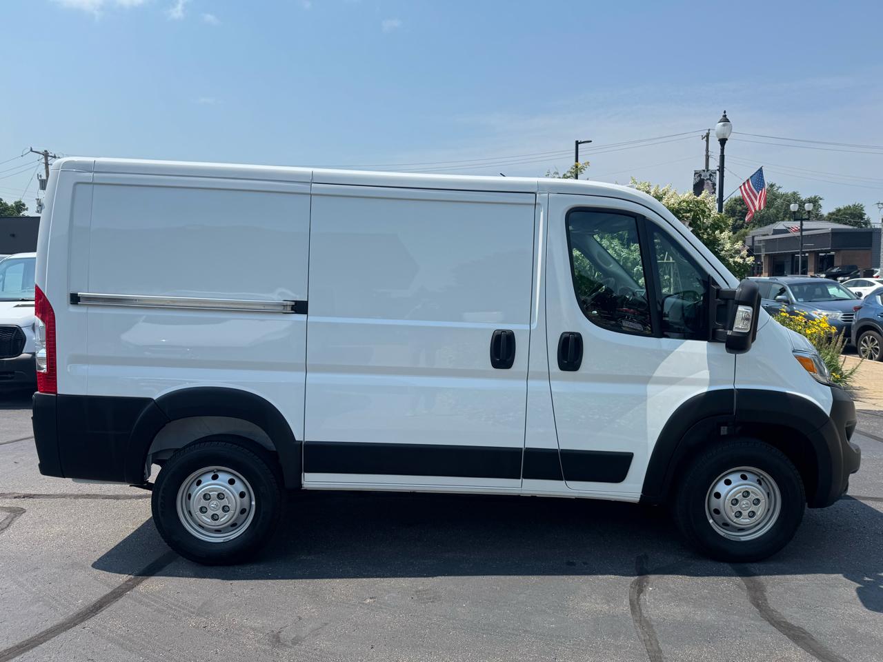 RAM ProMaster Cargo Van 1500 Low Roof 118" WB 2023