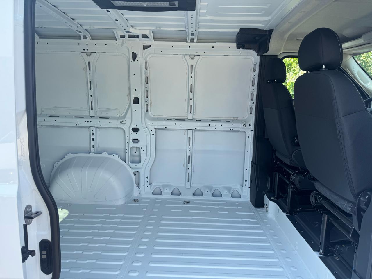 RAM ProMaster Cargo Van 1500 Low Roof 118" WB 2023