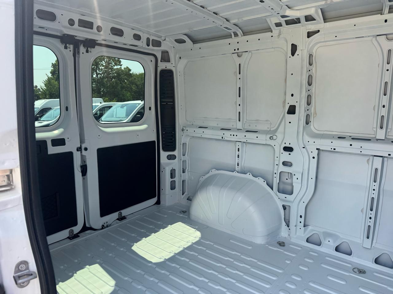 RAM ProMaster Cargo Van 1500 Low Roof 118" WB 2023