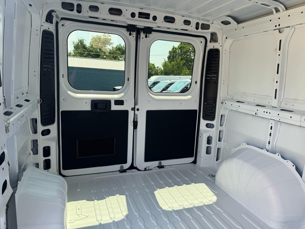 RAM ProMaster Cargo Van 1500 Low Roof 118" WB 2023