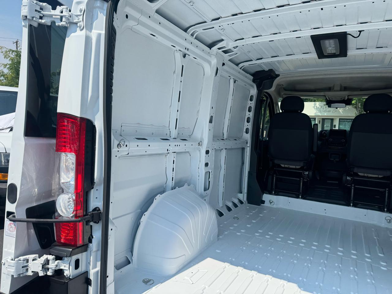 RAM ProMaster Cargo Van 1500 Low Roof 118" WB 2023