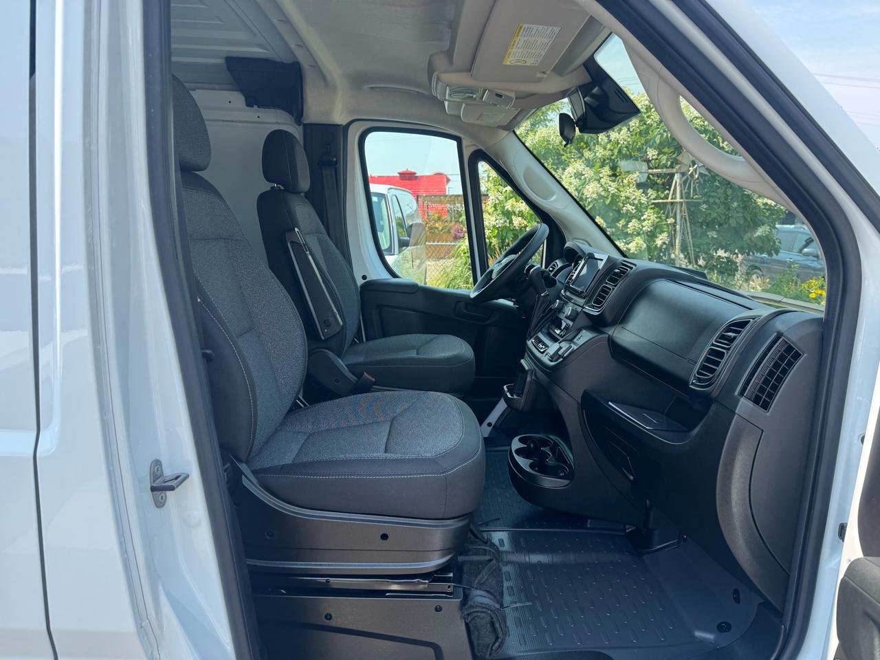 RAM ProMaster Cargo Van 1500 Low Roof 118" WB 2023