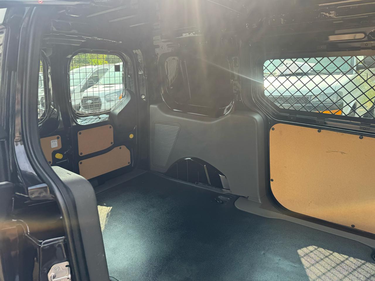 Ford Transit Connect Van XLT LWB w/Rear Symmetrical Doors 2022
