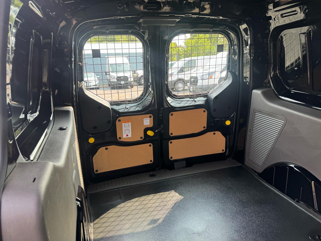 Ford Transit Connect Van XLT LWB w/Rear Symmetrical Doors 2022
