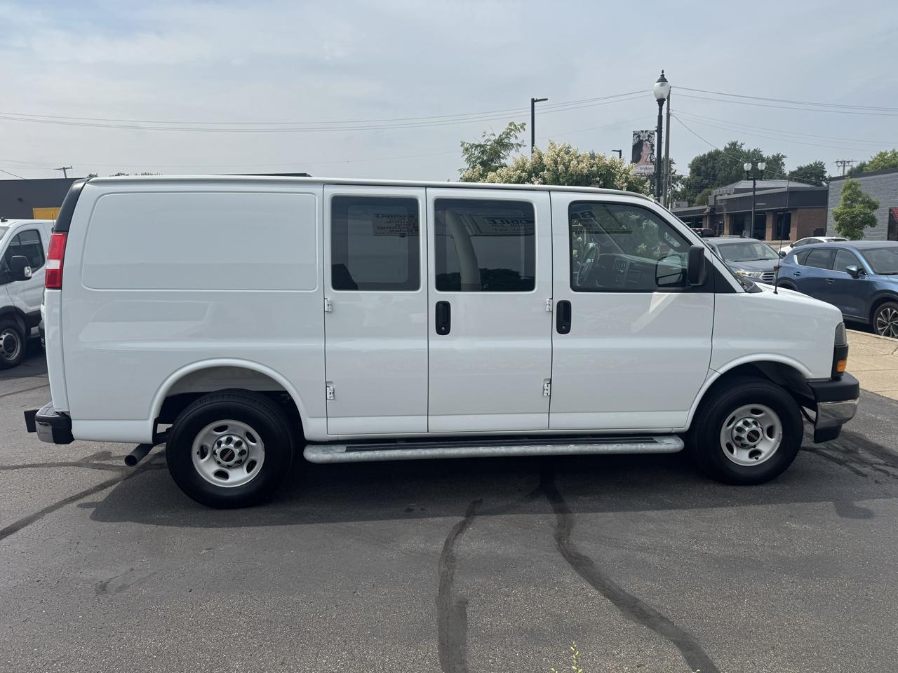 GMC Savana Cargo Van RWD 2500 135" 2025