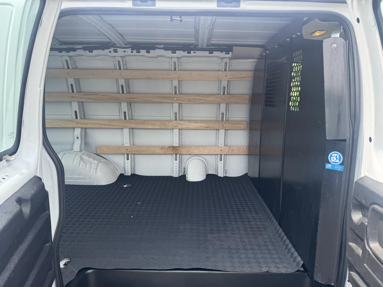 GMC Savana Cargo Van RWD 2500 135" 2025