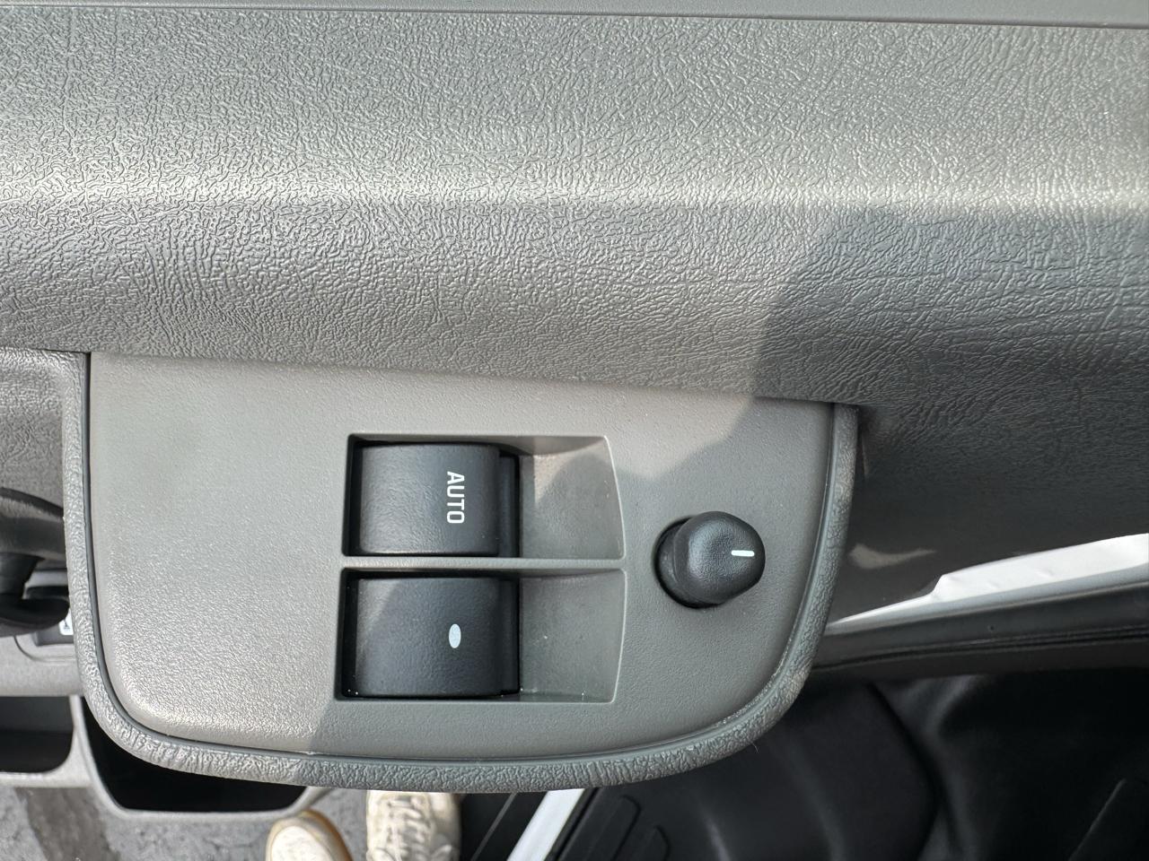GMC Savana Cargo Van RWD 2500 135" 2025