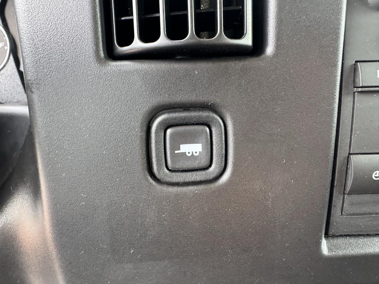 GMC Savana Cargo Van RWD 2500 135" 2025