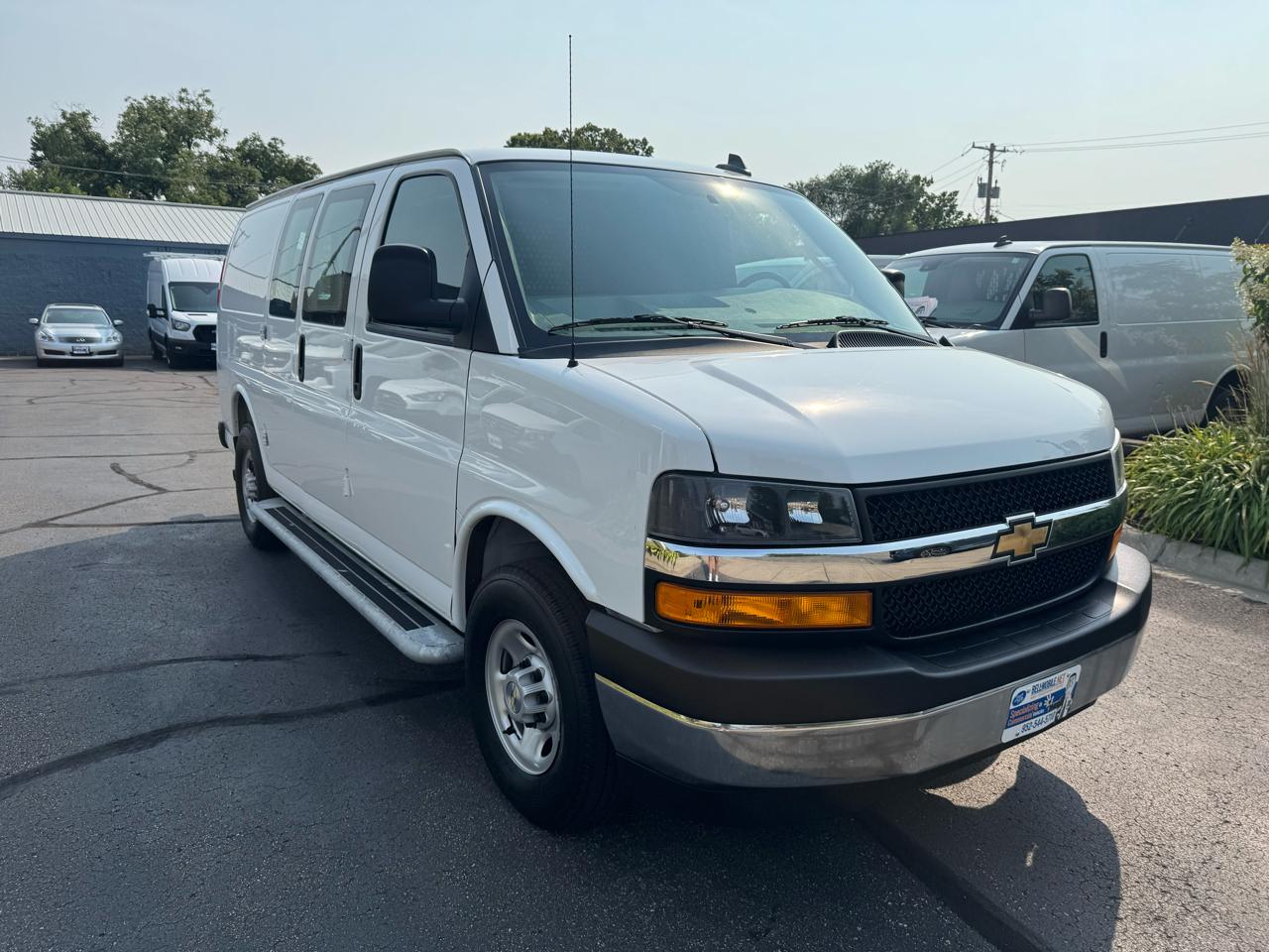 Chevrolet Express Cargo Van RWD 2500 135" 2025