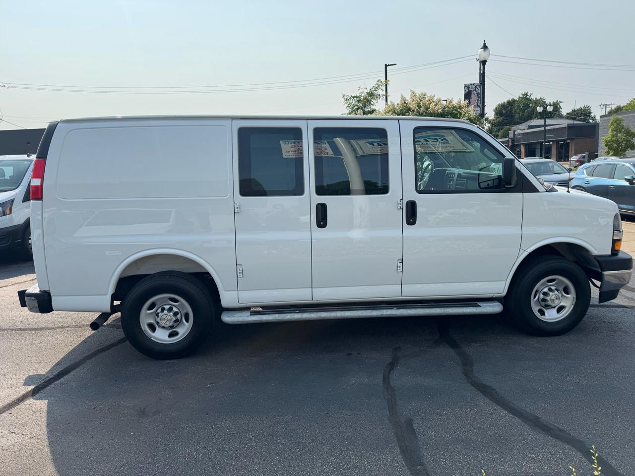 Chevrolet Express Cargo Van RWD 2500 135" 2025