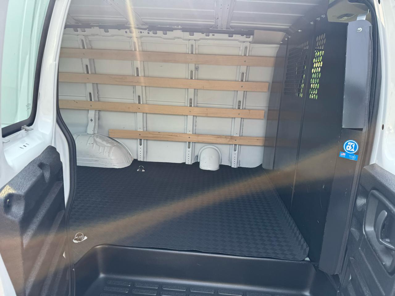 Chevrolet Express Cargo Van RWD 2500 135" 2025