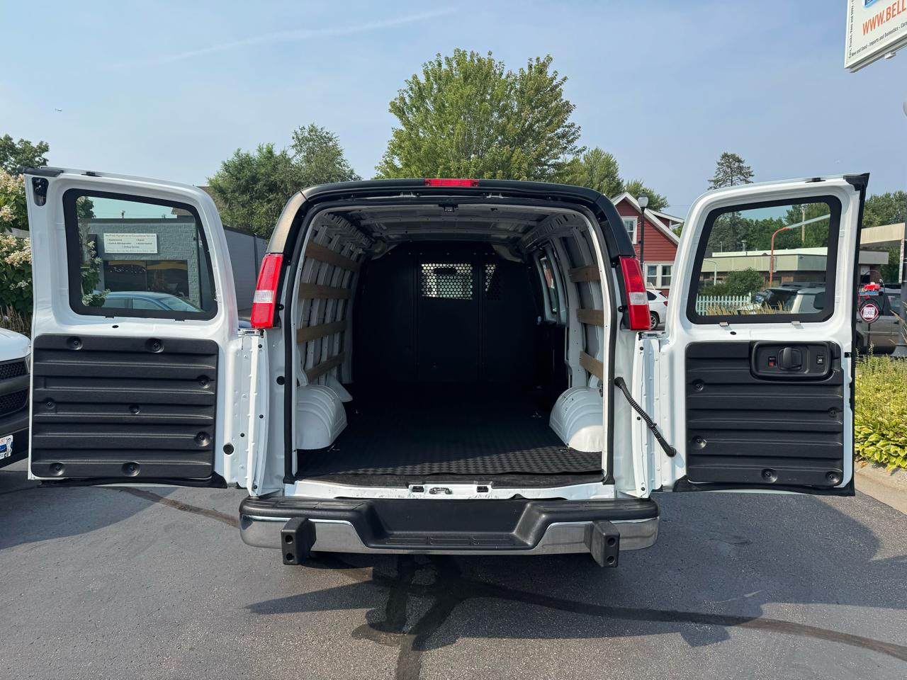 Chevrolet Express Cargo Van RWD 2500 135" 2025