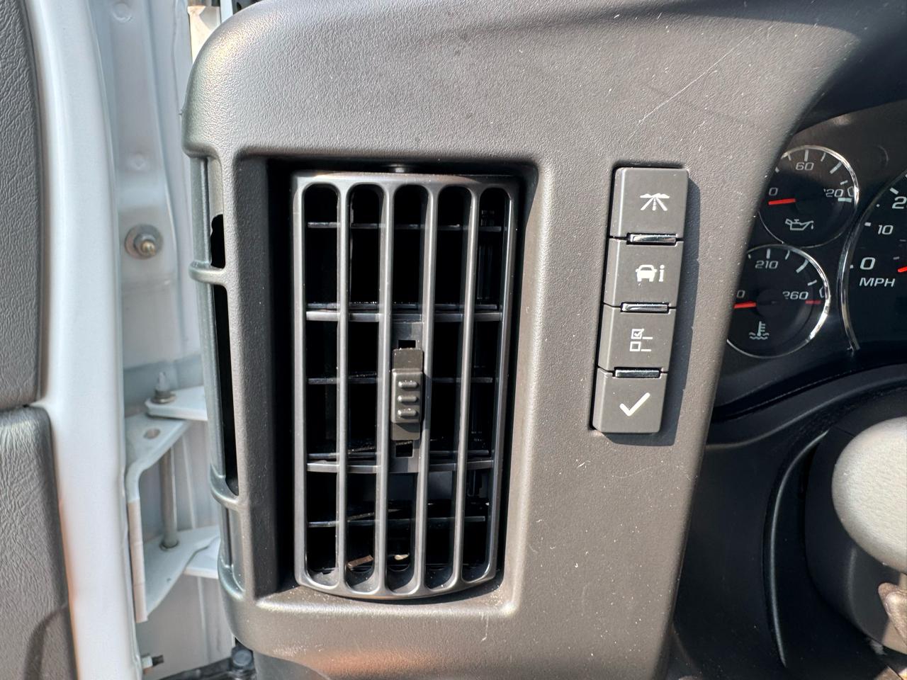 Chevrolet Express Cargo Van RWD 2500 135" 2025