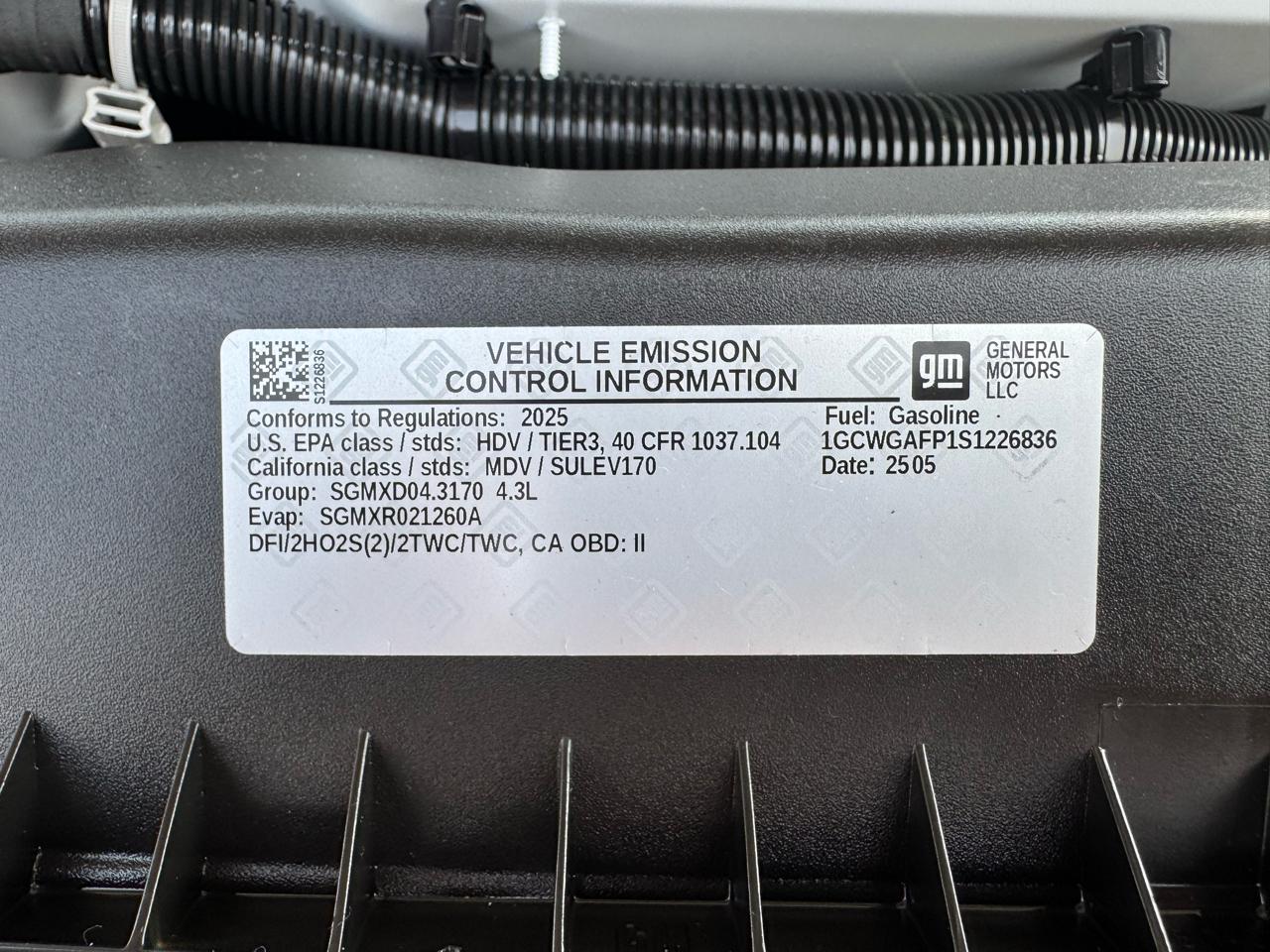 Chevrolet Express Cargo Van RWD 2500 135" 2025