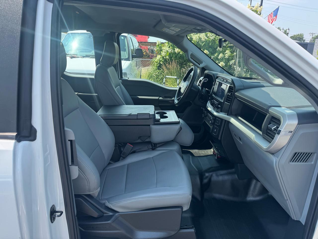 Ford F-150 Lariat 2WD SuperCab 8' Box 2022