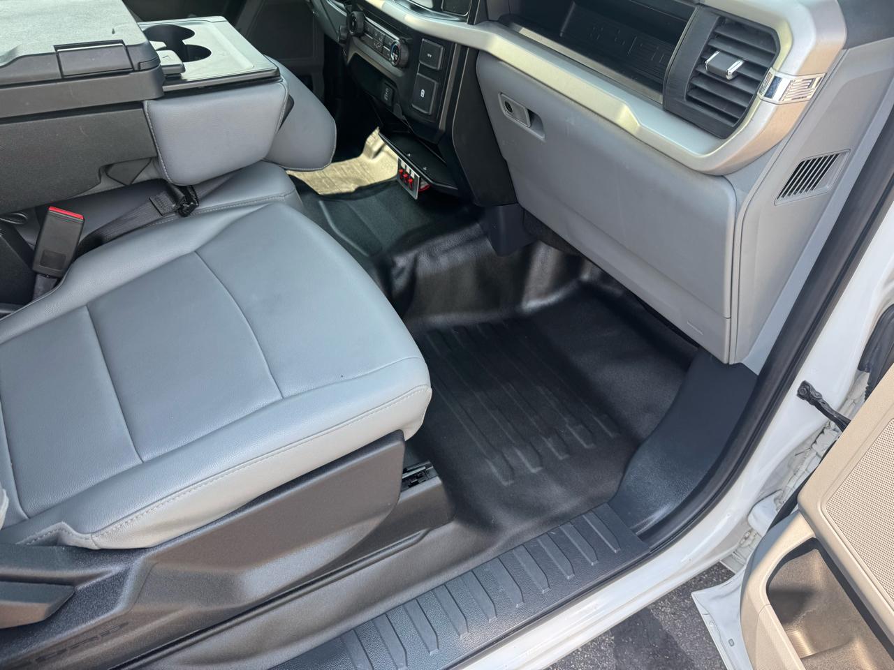 Ford F-150 Lariat 2WD SuperCab 8' Box 2022