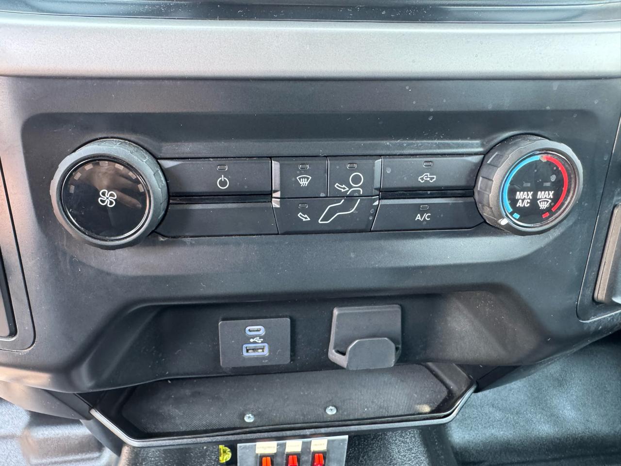 Ford F-150 Lariat 2WD SuperCab 8' Box 2022