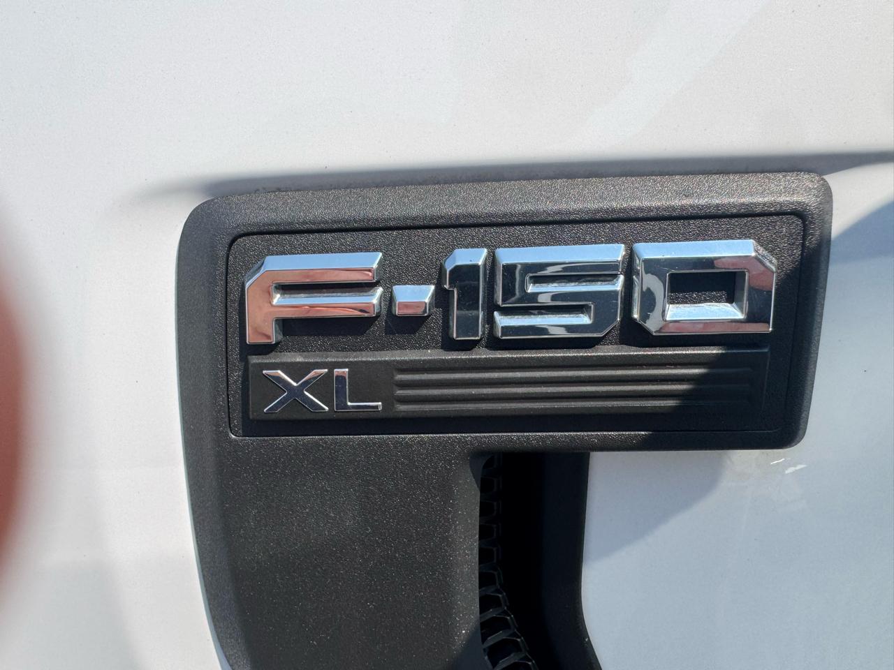 Ford F-150 Lariat 2WD SuperCab 8' Box 2022
