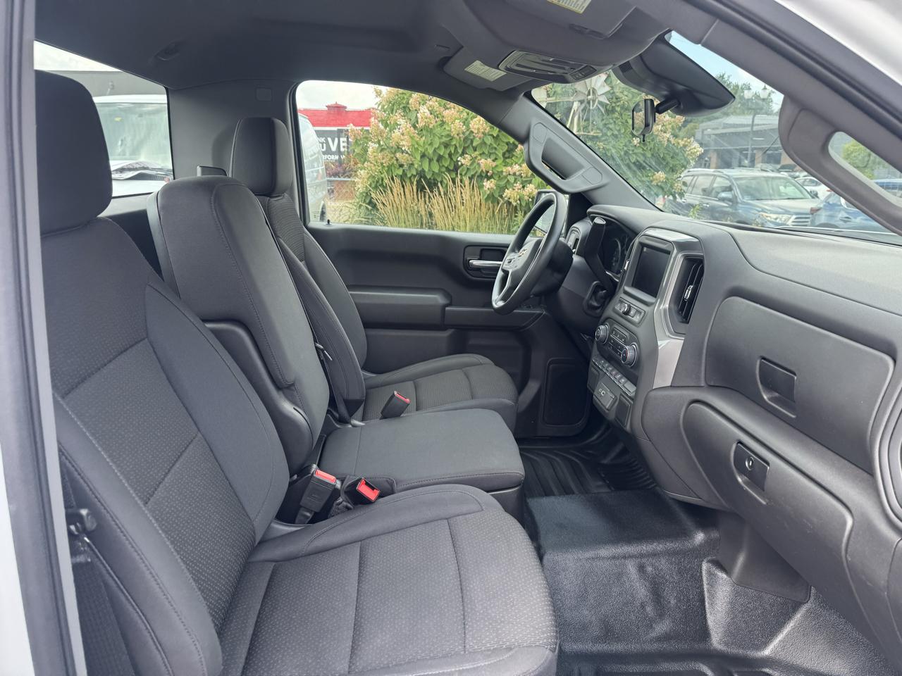 Chevrolet Silverado 1500 2WD Reg Cab 140" Work Truck 2025
