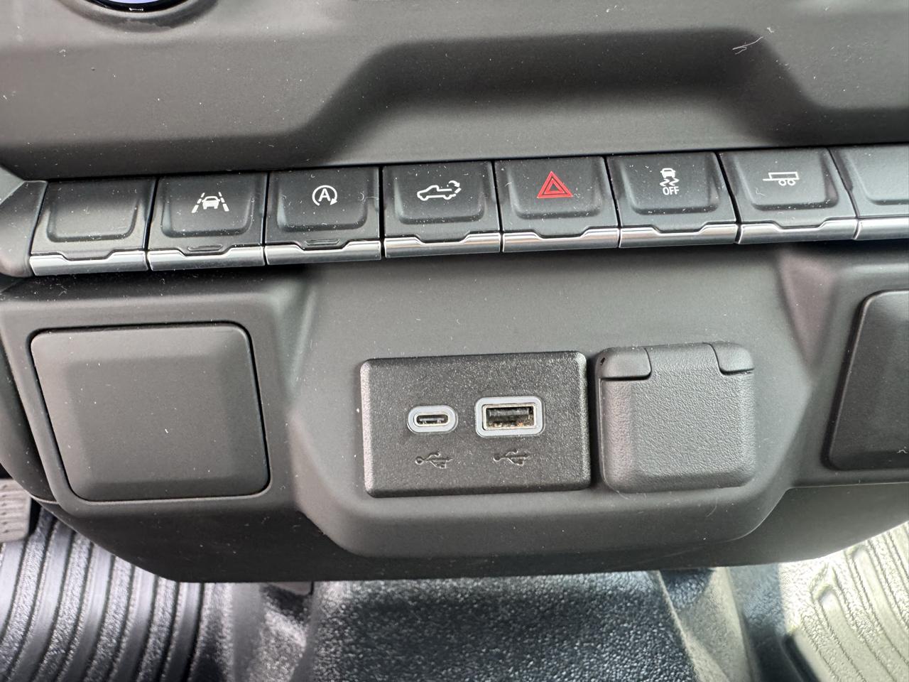 Chevrolet Silverado 1500 2WD Reg Cab 140" Work Truck 2025