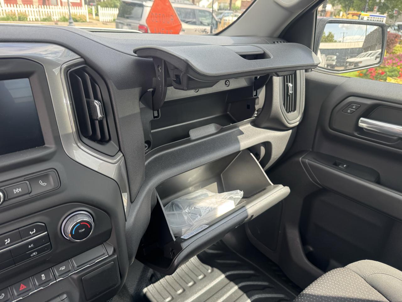 Chevrolet Silverado 1500 2WD Reg Cab 140" Work Truck 2025