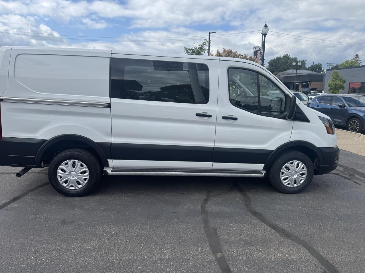 Ford Transit Cargo Van T-250 130" Low Rf 9070 GVWR RWD 2025