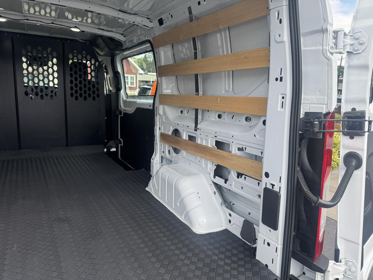 Ford Transit Cargo Van T-250 130" Low Rf 9070 GVWR RWD 2025