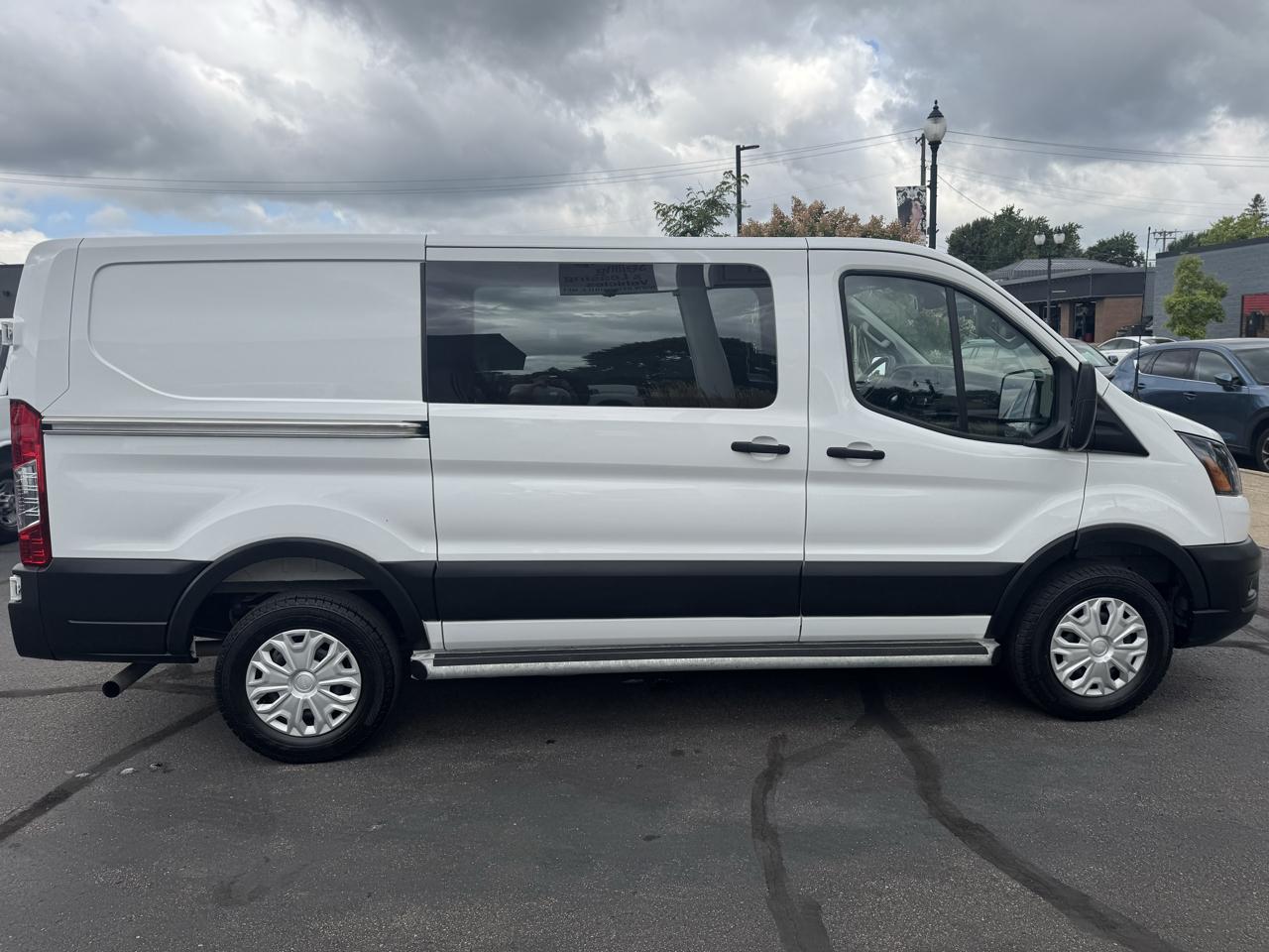 Ford Transit Cargo Van T-250 130" Low Rf 9070 GVWR RWD 2025