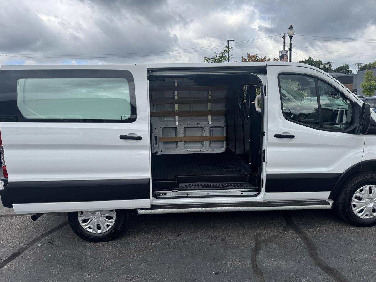Ford Transit Cargo Van T-250 130" Low Rf 9070 GVWR RWD 2025