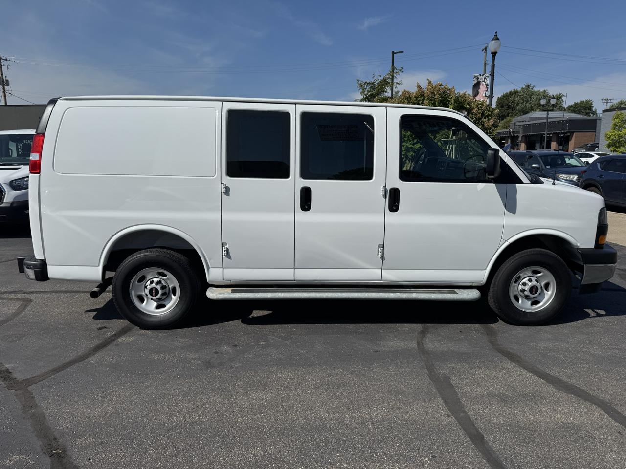 GMC Savana Cargo Van RWD 2500 135" 2025