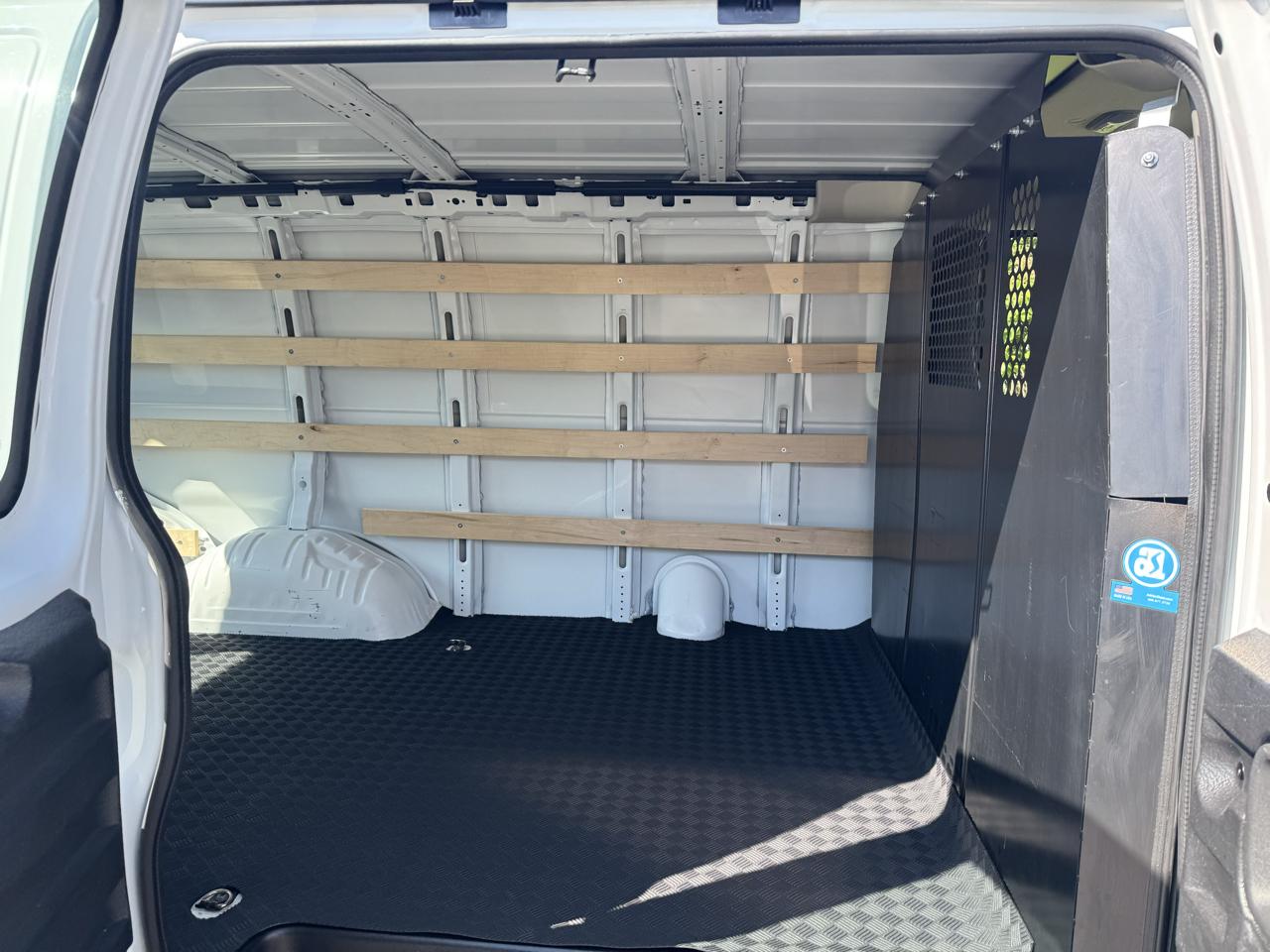 GMC Savana Cargo Van RWD 2500 135" 2025