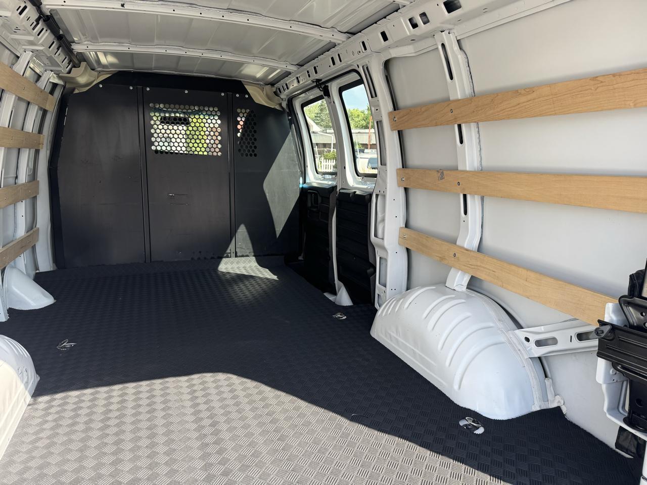 GMC Savana Cargo Van RWD 2500 135" 2025