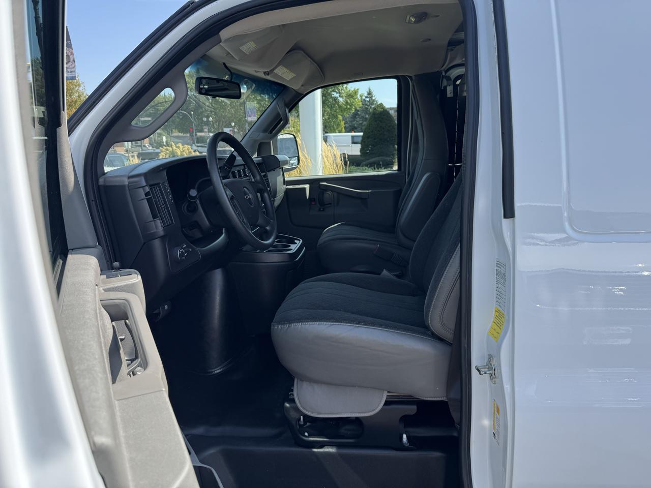 GMC Savana Cargo Van RWD 2500 135" 2025