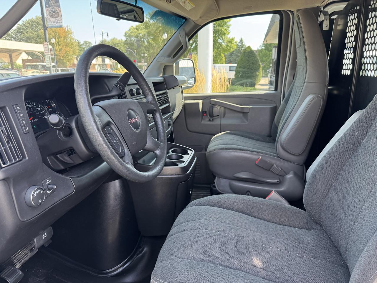 GMC Savana Cargo Van RWD 2500 135" 2025