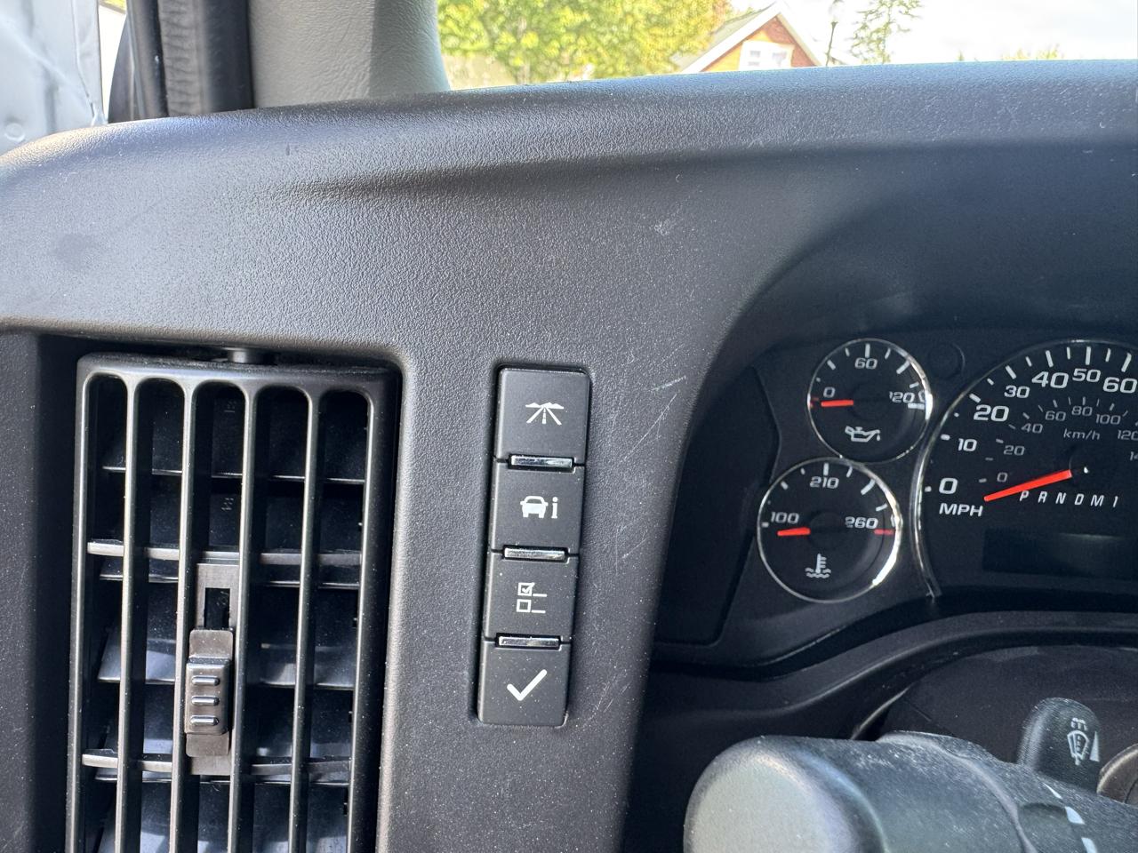 GMC Savana Cargo Van RWD 2500 135" 2025