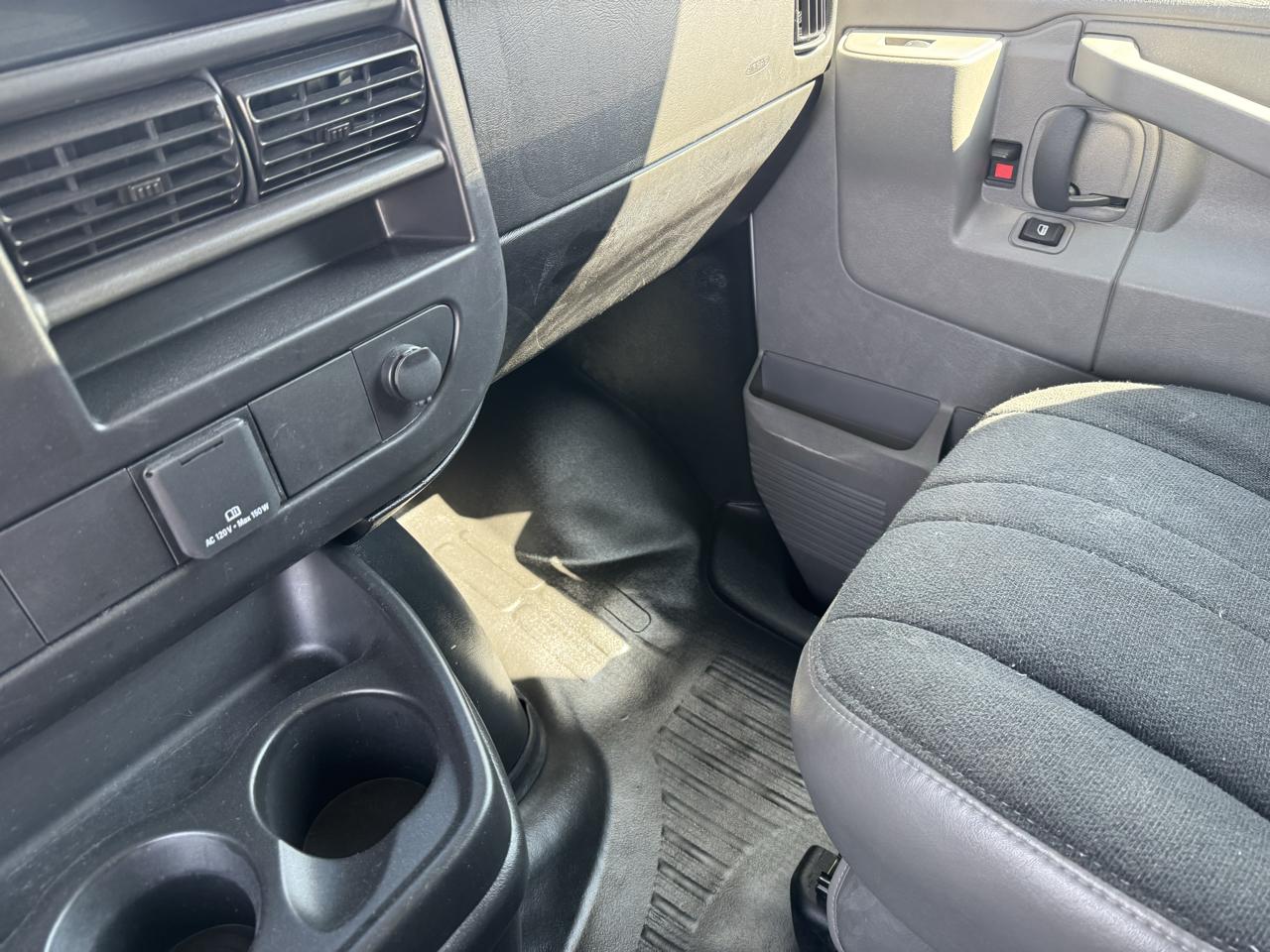 GMC Savana Cargo Van RWD 2500 135" 2025