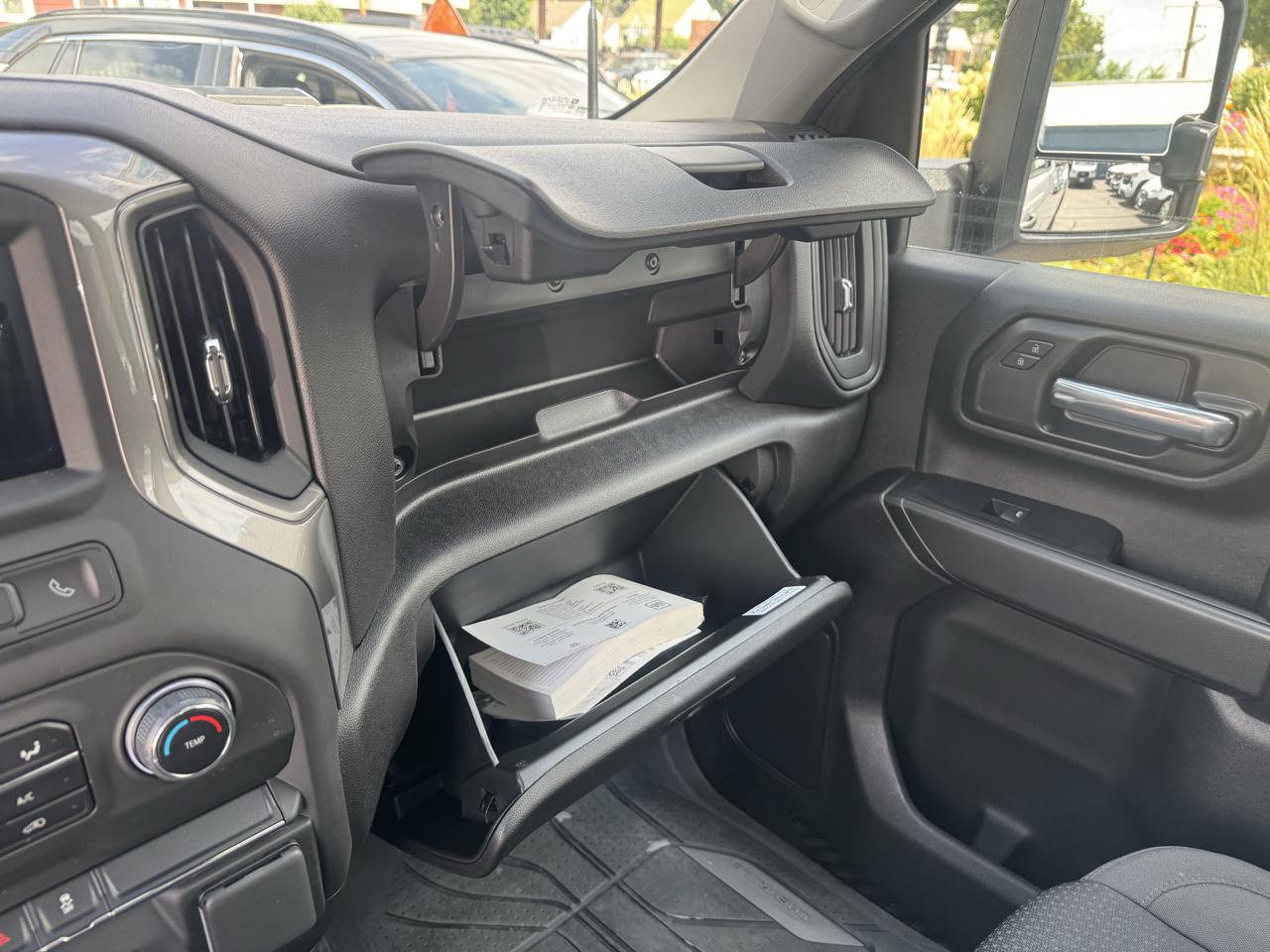 Chevrolet Silverado 2500HD 4WD Crew Cab 172" Work Truck 2025